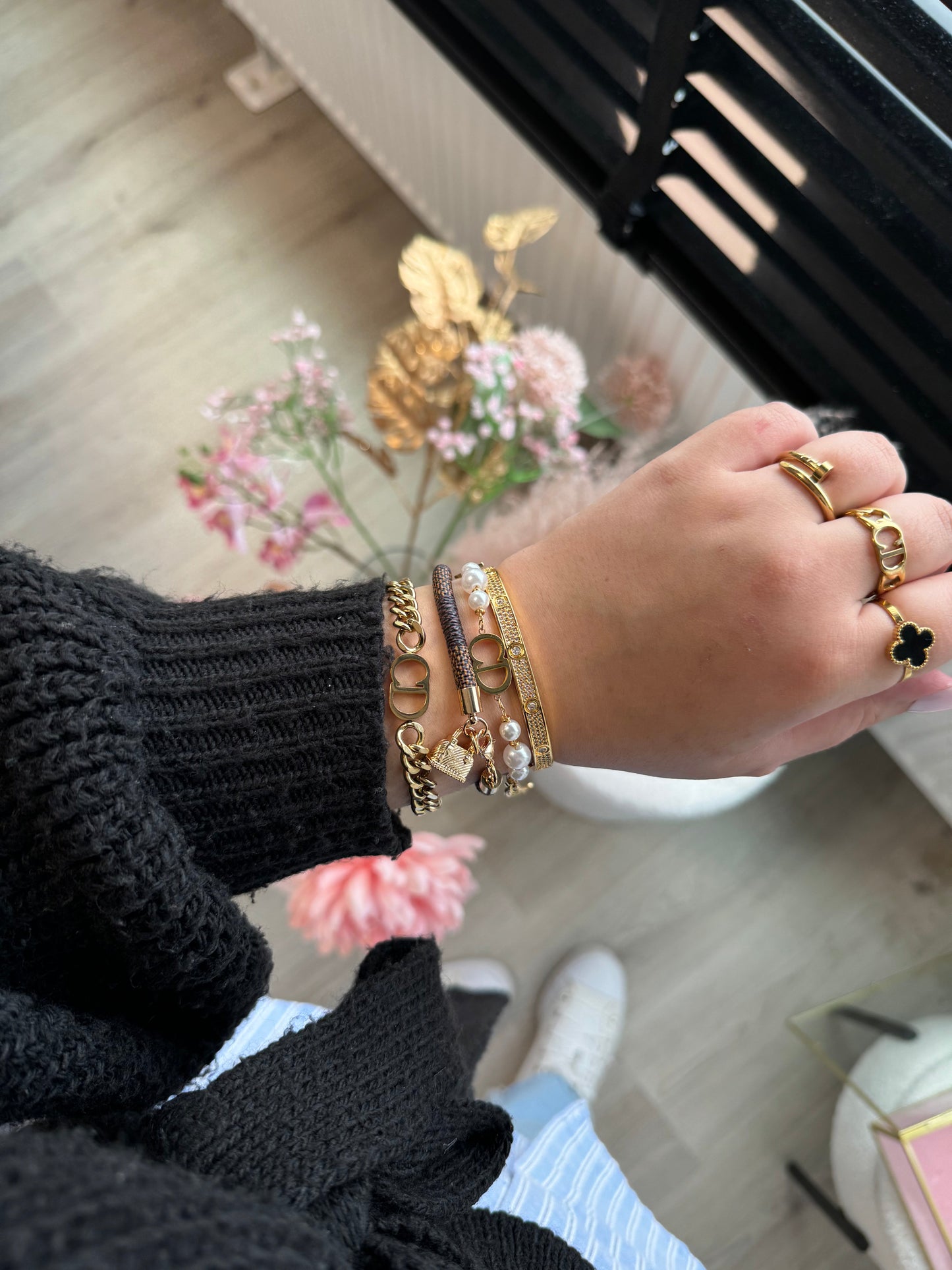 Love Bangle - Gold