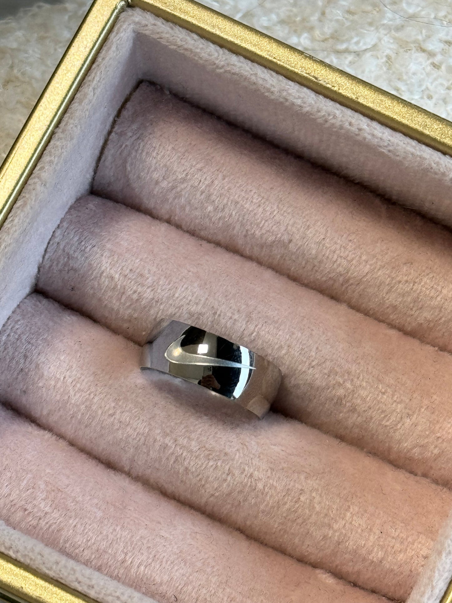 Swooshy Ring Silver - It Girl