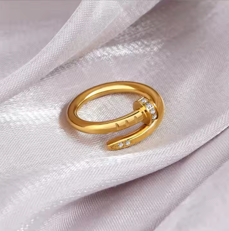 Spike Ring - Minimalistic Diamonds