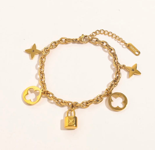 V IT-Girl Charm Bracelet