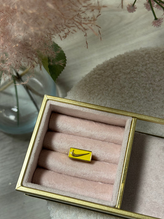 Swooshy Ring - Gold Yellow