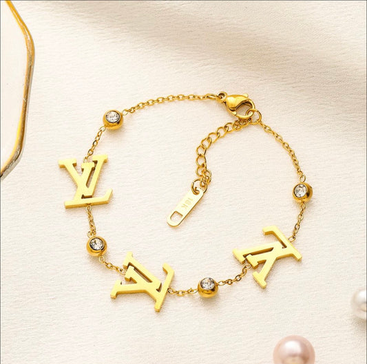 Triple V Sparkle Bracelet