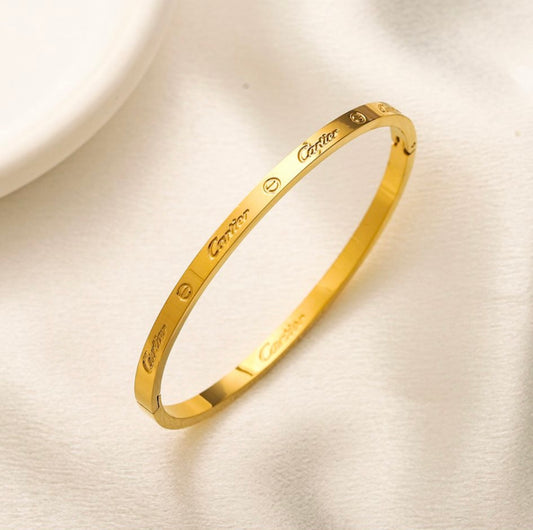 C Logo Thin Bangle - Gold