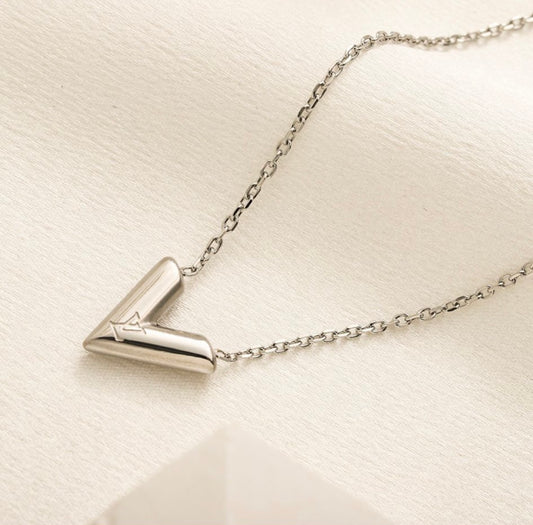 V Necklace - Silver