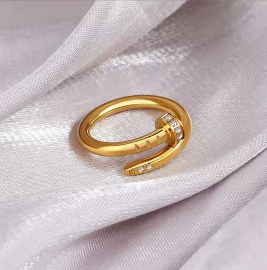 Spike Ring - Minimalistic Diamonds
