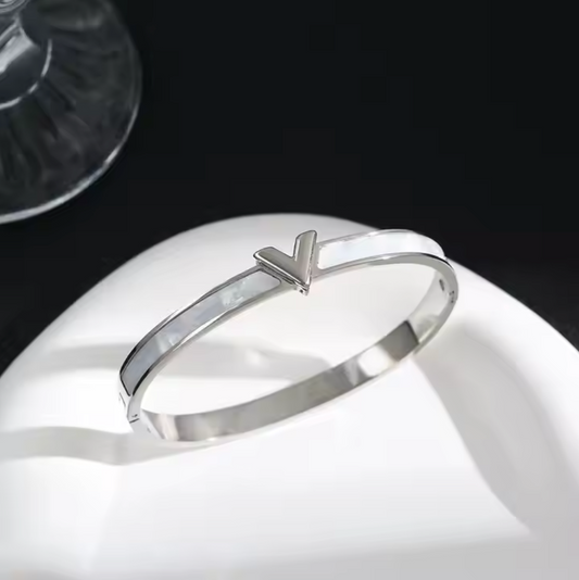Aesthetic V Bangle - Silver